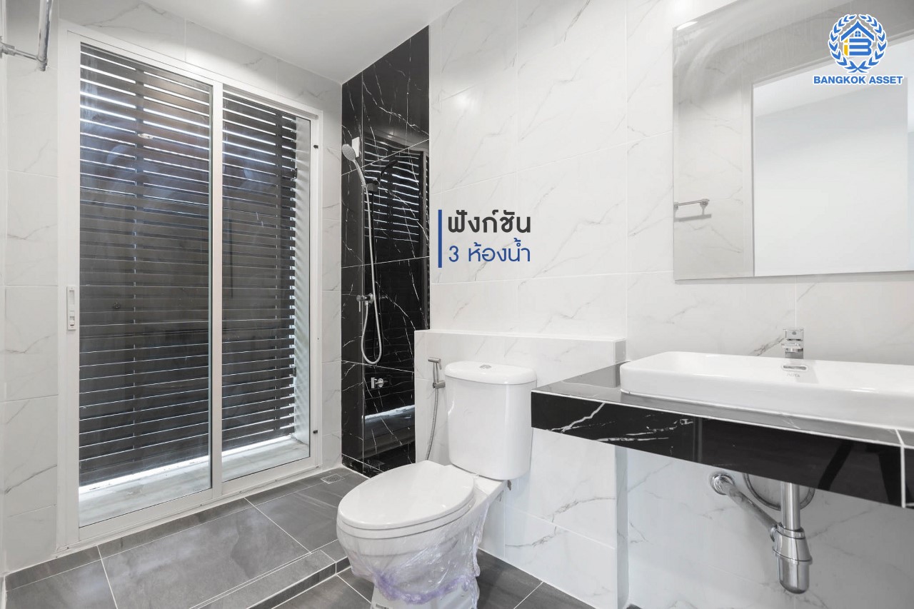 บ้านมือสองตกแต่งใหม่ แบรนด์ Sansiri ม.ฮาบิเทีย บางใหญ่ หลังมุม เนื้อที่ 58.8 ตร.ว. ฟังก์ชัน 3 ห้องนอน 3 ห้องน้ำ จอดรถได้ 2 คัน บนทำเลเดินทางสะดวก เชื่อมสู่ย่านใจกลางเมืองได้อย่างรวดเร็ว ใกล้เซ็นทรัลเวสต์เกต และรถไฟฟ้าสายสีม่วง "สถานีคลองบางไผ่"